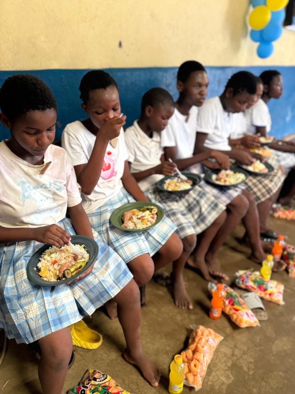 Almoço servido às crianças na escola